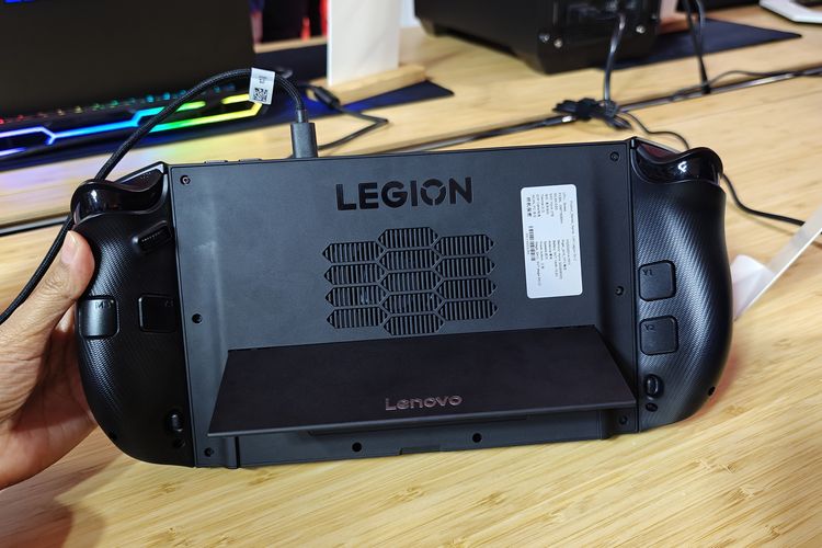 Lenovo, konsol, konsol genggam, Legion Go 2, Lenovo Legion Go 2, Spesifikasi Legion Go 2, harga lenovo legion go 2, Konsol Genggam Lenovo Legion Go 2 Resmi, Punya Controller Baru dan Baterai Besar