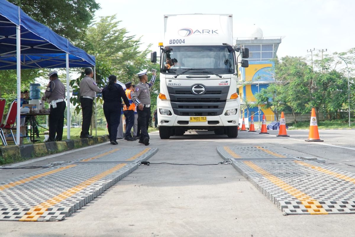 RFID, ODOL, implementasi, Kemenhub, Kemenhub Tegaskan Penanganan ODOL Tak Bisa Lagi Ditunda