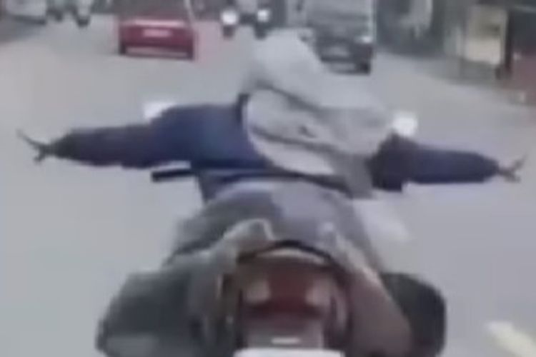 Mengendarai motor, mengendarai motor, hilang keseimbangan, naik motor, cara berkendara, Cara mengendarai motor, Berkendara Motor yang Bisa Bikin Hilang Keseimbangan