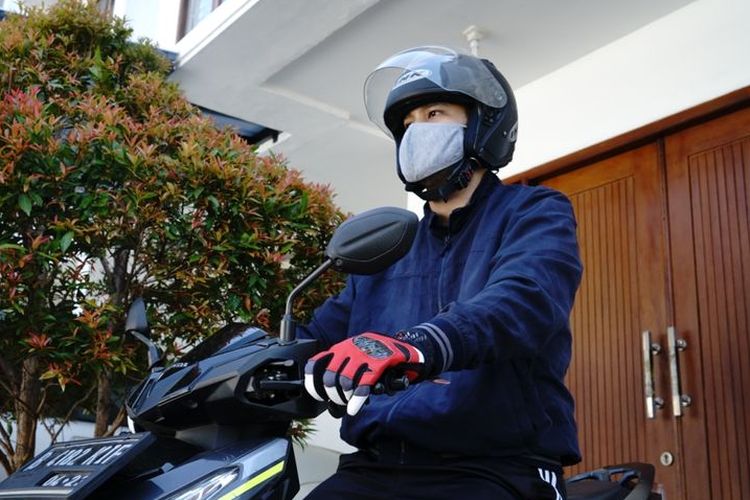 helm, hujan, otomotif, kendaraan, tips otomotif, tips motor, Helm, Tips Sederhana Supaya Helm Tidak Apek Saat Musim Hujan
