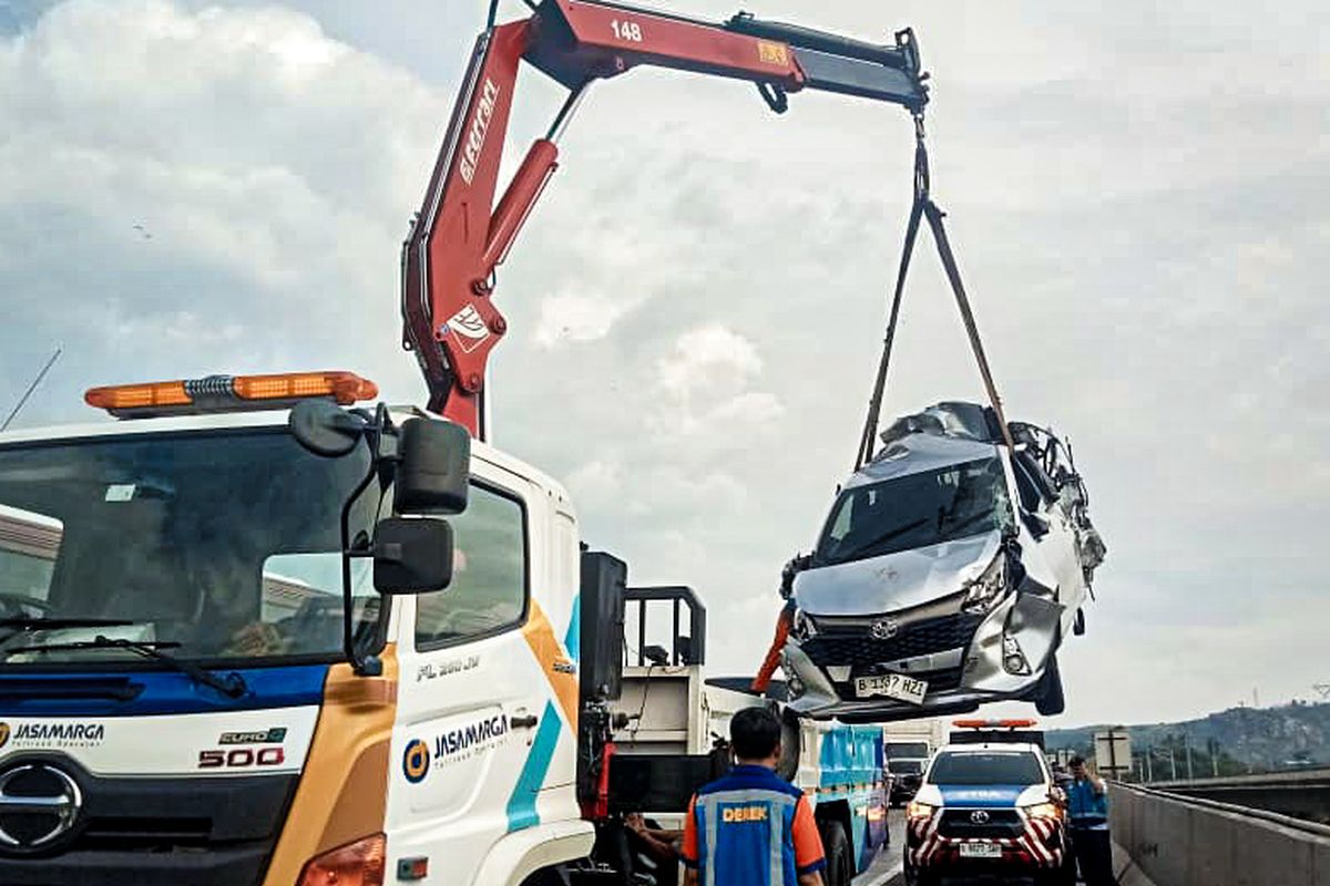 kecelakaan, kendaraan berat, lalu lintas kendaraan, Tol Cipularang, Ini Faktor Penyebab Banyak Kecelakaan di Tol Cipularang