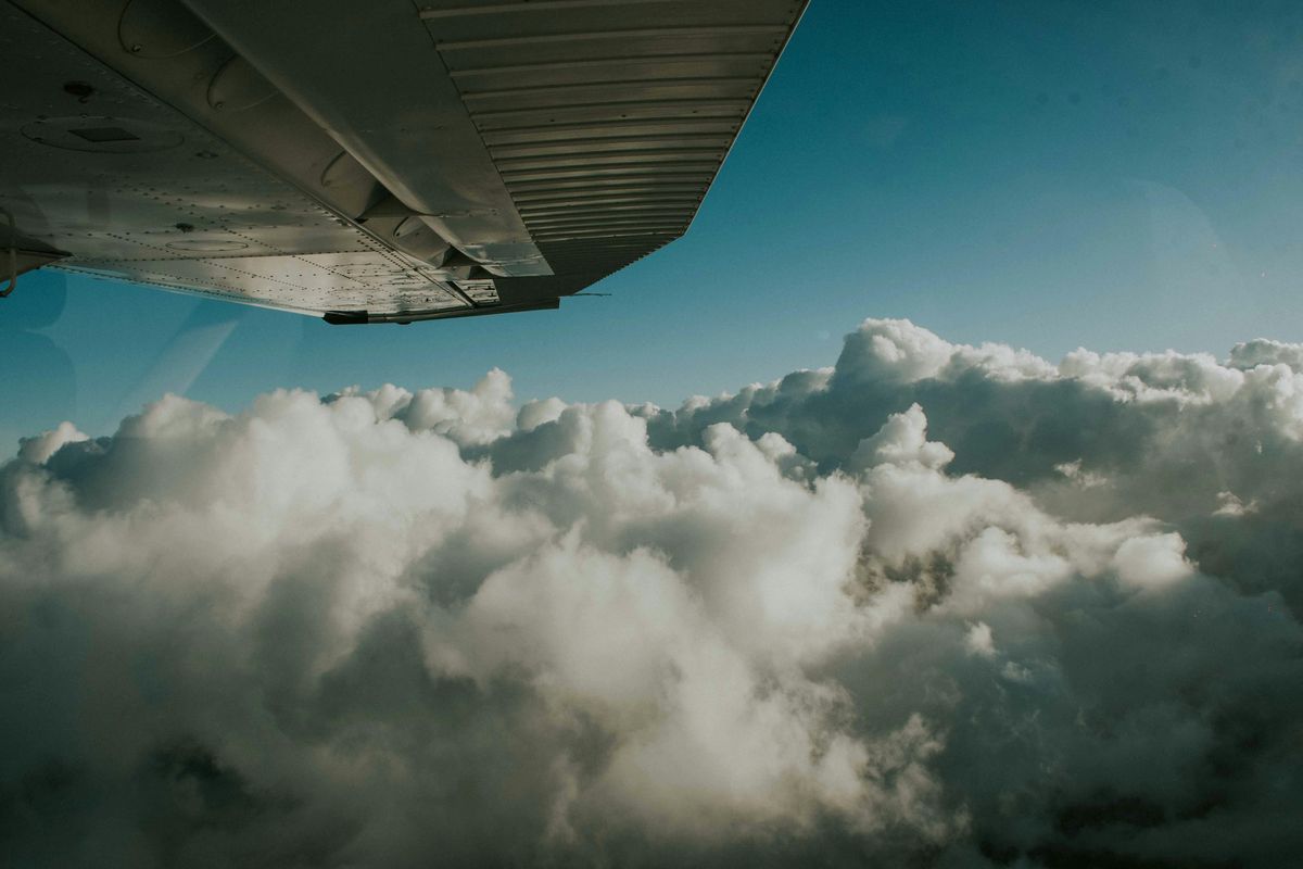 awan Cumulonimbus, BMKG Ungkap Keberadaan Awan Cumulonimbus di Maros Saat Insiden Jatuhnya Pesawat ATR 42-500, Apa Bahayanya?, Bahaya Awan Cumulonimbus Bagi Aktivitas Penerbangan, Ciri Visual Awan Cumulonimbus, Tahapan Pembentukan Awan Cumulonimbus, Informasi Cuaca sebagai Bagian Mitigasi Keselamatan Penerbangan