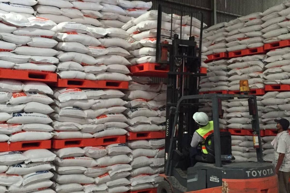 Bulog, penerima bantuan pangan, Penerima Bantuan Beras, bantuan beras 20 kg, 18,27 Juta Penerima Akan Terima Bantuan Beras 20 Kg, Bulog Pastikan Siap Distribusi