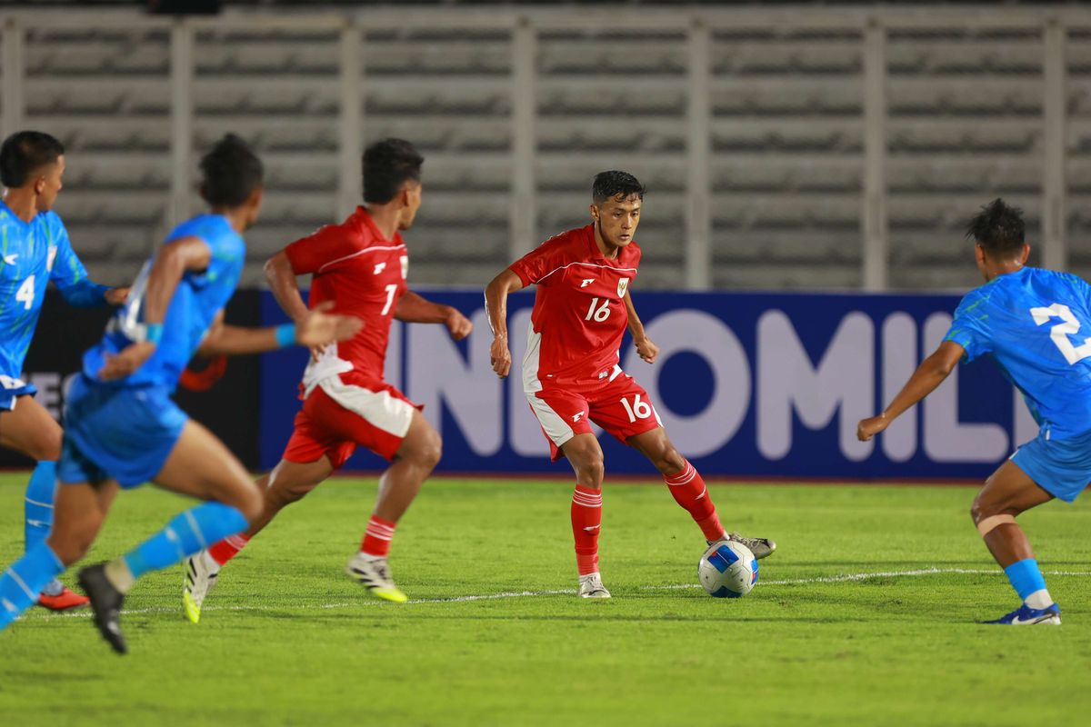 Timnas Indonesia, Indra Sjafri, Timnas U23 Indonesia, garuda muda, Timnas U23 Indonesia vs India, Hasil Laga Timnas U23 Indonesia vs India, Garuda Muda Kalah 1-2, India Cetak Dua Gol di Menit Awal Babak Pertama, Upaya Garuda Muda Buahkan Gol Perdana, Perubahan Taktik Indra Sjafri di Babak Kedua, Evaluasi dan Harapan Timnas U23 Indonesia di Laga Kedua, Susunan Pemain Timnas U23 Indonesia vs India