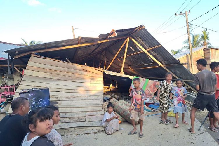 banjir Aceh, Aceh Timur, banjir Aceh Timur, Hari ke-20 Banjir Aceh Timur, Ribuan Pengungsi Masih Bertahan di Tenda Terpal, Krisis Air Bersih, 24 Kecamatan Terendam, Lebih dari 265.000 Jiwa Terdampak, Hampir 19.000 Rumah Rusak, Hari ke-20 Banjir, Belum Ada Pejabat Pusat Datang, Akses Terisolasi Berhasil Ditembus Setelah 9 Jam, Pengungsi Butuh Tenda Layak dan Tandon Air