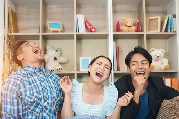 persahabatan, persahabatan di usia tua, kebahagiaan di usia lanjut, Mengapa Makin Berumur Persahabatan Makin Bernilai Dibanding Usia Muda