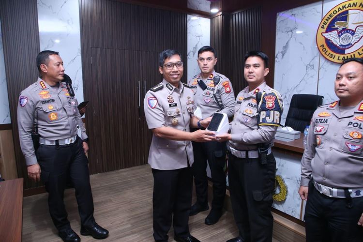 ETLE, pelanggaran lalu lintas, ETLE Handheld Resmi Awasi Pelanggaran Lalu Lintas Jakarta