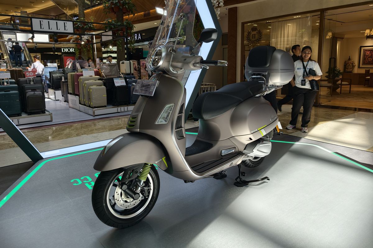 Vespa, GTS Super Tech 250, etanol, Pertamax Green, Vespa GTS 250 Aman Tenggak Etanol, Segini Biaya Sekali Full Tank
