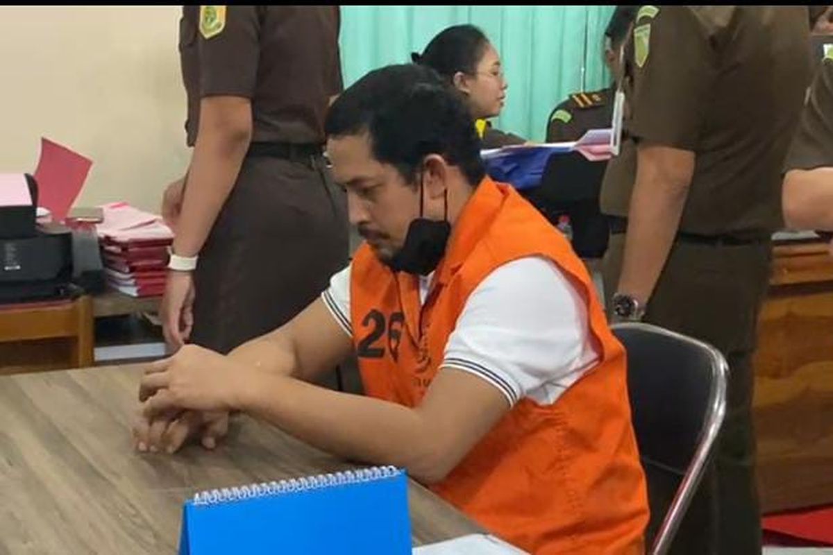 Kupang, Ngada, AKBP Fajar Amansyah, Kapolres Ngada, AKBP Fajar ditangkap, mantan kapolres ngada, Mantan Kapolres Ngada Ditetapkan sebagai Tersangka, mantan kapolres ngada cabuli anak, Eks Kapolres Ngada Dituntut 20 Tahun Penjara dalam Kasus Kekerasan Seksual Anak di Kupang, Tuntutan Jaksa: 20 Tahun Penjara, Denda Rp 5 Miliar, dan Restitusi Rp 359 Juta, Hal yang Memberatkan dan Viral di Media Sosial, Aksi Massa SAKSIMINOR dan Aliansi Cipayung Plus, Ketua PN Kupang Pastikan Sidang Transparan