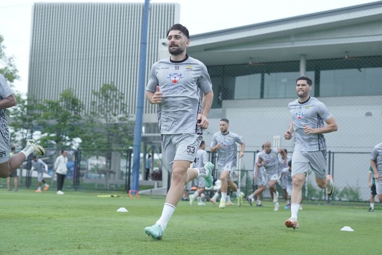 Persib, Super League 2025-2026, Zalnando, Adhi Pratama, ACL 2, Persib Bandung, zalnando, Bojan Hodak, Bus Persib Kecelakaan di Thailand, Kabar Tim Kini Menuju Indonesia