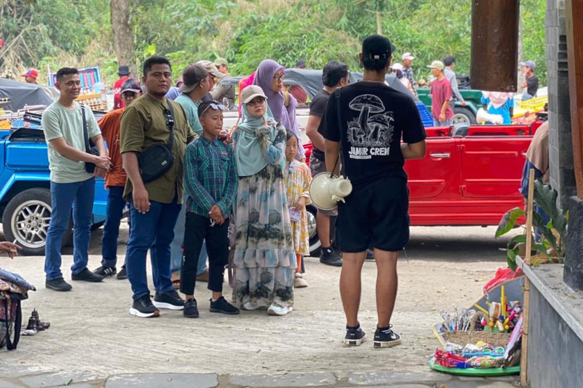 Borobudur, UMKM, Kabupaten Magelang, Candi Borobudur, Geliat Ekonomi di Gang-gang Desa, UMKM Ramaikan Wisata di Sekitar Candi Borobudur, Menghidupkan ekonomi desa, Edukasi dan terapi lebah di Madu Ashfa, Kriya Kayu Rik Rok, bertahan dari Pandemi lewat inovasi, Jamur Borobudur tumbuh dari keterbatasan, Efek domino bagi warga sekitar