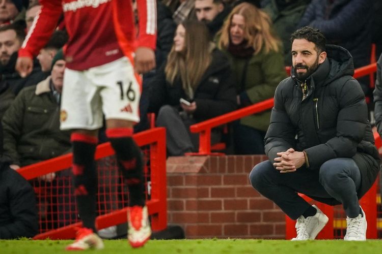 Manchester United, Ruben Amorim, Manchester United Resmi Berpisah dengan Ruben Amorim, Ini Profil dan Rekam Jejaknya, Pemain Senior MU Sampaikan Pesan Perpisahan, Profil Ruben Amorim, Rekam Jejak Amorim Bersama MU, Alasan Pemecatan dan Catatan Statistik, Darren Fletcher Isi Posisi Sementara, MU Cari Pelatih Baru