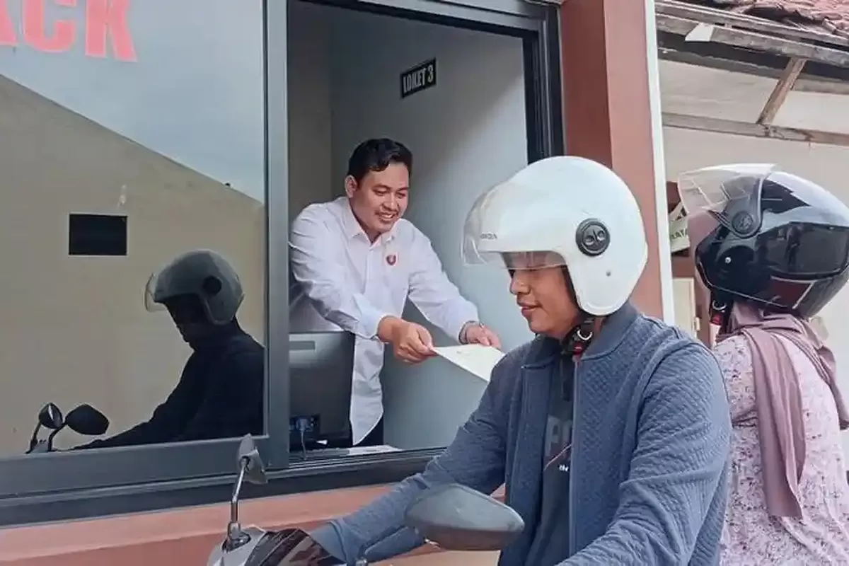 SKCK, Polres Kudus, Cara dan Syarat Pembuatan SKCK di Polres Kudus, Bisa Diurus Online dan Diambil di Loket Drive Thru, Layanan Drive Thru SKCK Polres Kudus, Cara Mengurus SKCK di Polres Kudus, Syarat Dokumen Pembuatan SKCK di Polres Kudus, Biaya Pembuatan SKCK, Waktu Pengurusan dan Masa Berlaku SKCK, Testimoni Warga Pengguna Layanan