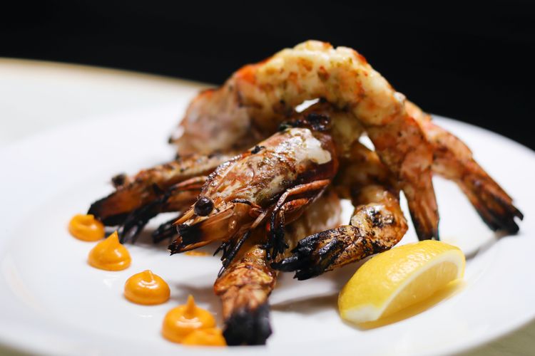 Ide Menu Bakar-Bakaran Malam Tahun Baru, Mudah dan Lezat, Ayam Bakar, Menu Utama Favorit Bakar-Bakaran Tahun Baru, Jagung Bakar, Pelengkap Wajib Malam Pergantian Tahun, Bakso Ikan Bakar, Alternatif Praktis untuk Bakar-Bakaran, Udang Bakar, Menu Seafood untuk Malam Tahun Baru