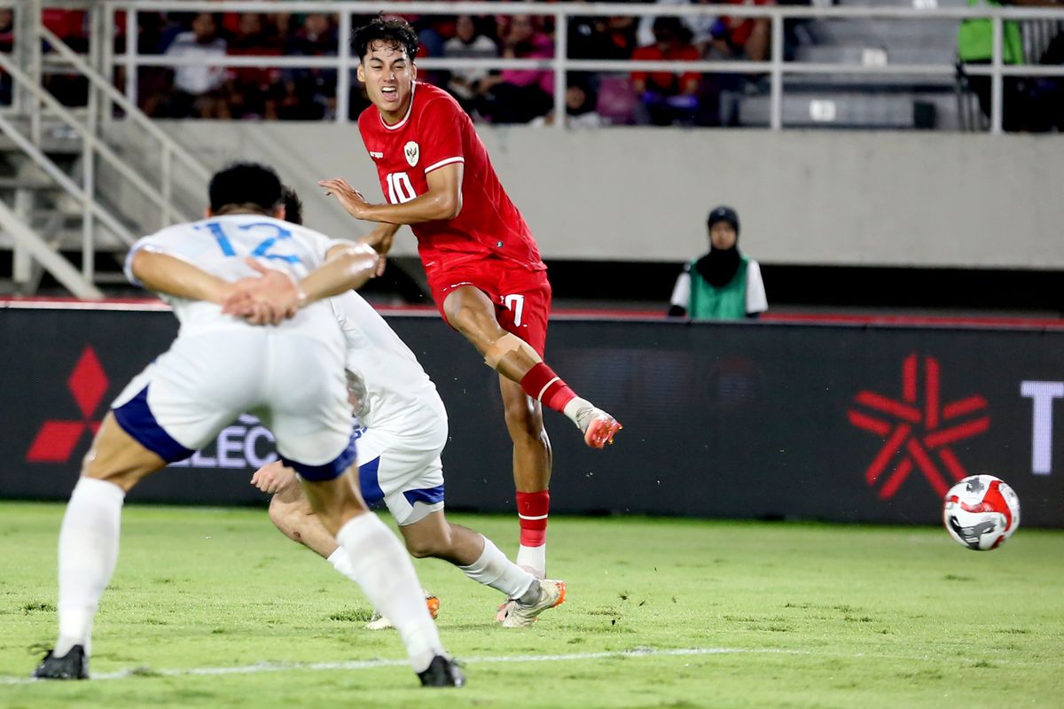 Rafael Struick, Dewa United, Piala Presiden, piala presiden, dewa united, Dewa United vs Liga Indonesia All Star, Rafael Struick ke Dewa United: Pendekatan Khusus Pelatih, Kontrak 3 Tahun