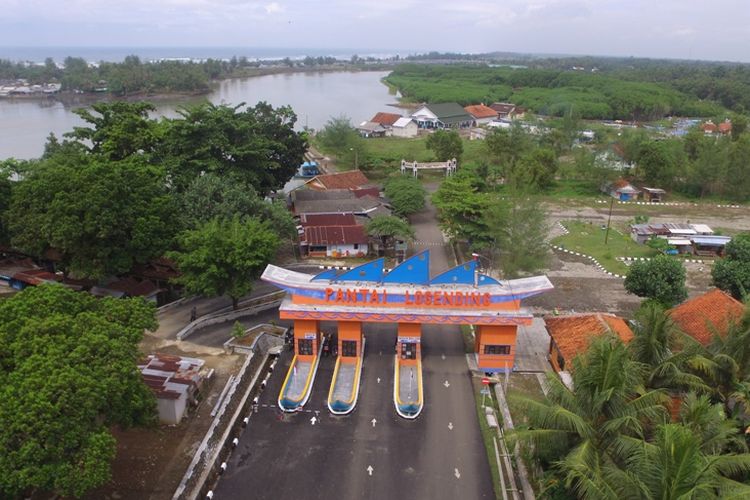 Kebumen, pantai, 8 Pantai Terindah di Kebumen, Ada yang Dijuluki New Zealand-nya Indonesia, 1. Pantai Menganti (Si New Zealand-nya Indonesia), 2. Pantai Surumanis, 3. Pantai Bopong, 4. Pantai Logending (Pantai Ayah), 5. Pantai Karang Bolong, 6. Pantai Laguna Lembupurwo, 7. Pantai Lampon, 8. Pantai Watu Bale