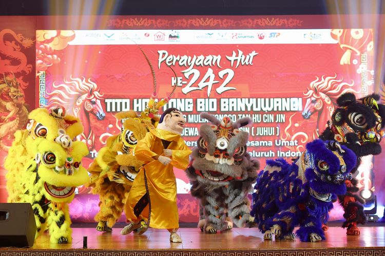 Klenteng Hoo Tong Bio, Tri Dharma, euni kimsin, Mengintip Pesona Magis Perayaan HUT Klenteng Hoo Tong Bio Banyuwangi, Pesona Arsitektur dan Sejarah yang Ikonik, Tradisi Unik "Euni Kimsin", Atraksi Barongsai dan Kemeriahan Budaya, Wisata Kuliner dan UMKM Lokal, Tips Wisata ke Kelenteng Hoo Tong Bio di Banyuwangi