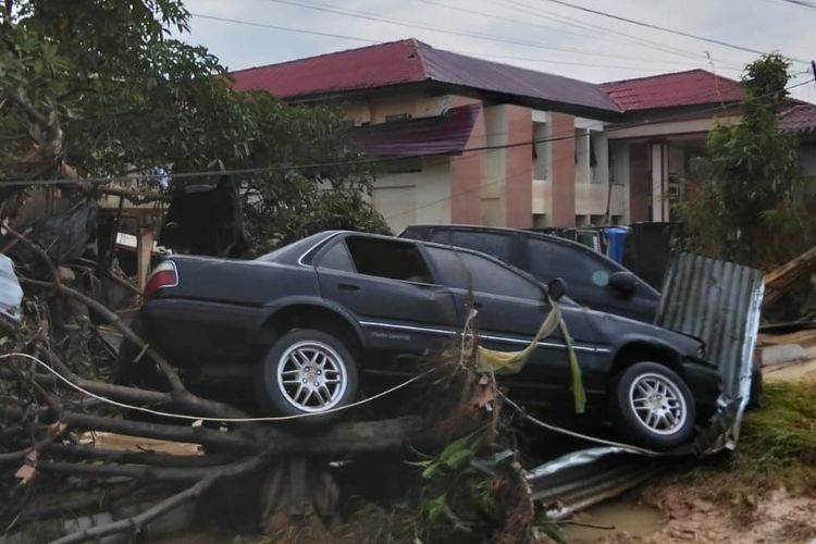 BNPB, longsor, Aceh, banjir, bencana Hidrometeorologi, banjir di sumut, banjir di Sumatera, BNPB Ungkap 442 Korban Meninggal akibat Bencana Hidrometeorologi di Sumatera, Ratusan Masih Hilang, Sumatera Utara: 217 Meninggal, 209 Hilang, Aceh: 96 Meninggal, 75 Hilang, 62.000 KK Mengungsi, Sumatera Barat: 129 Meninggal, 118 Hilang, Pastikan Penanganan Darurat Berjalan Cepat