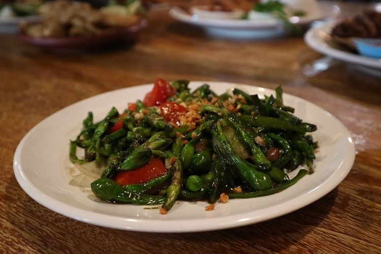 sayur genjer, sejarah sayur genjer, sayur genjer tumis, manfaat genjer untuk kesehatan, genjer lalapan, Seputar Sayur Genjer, Dari Sejarah hingga Manfaat Kesehatan