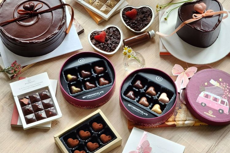Bingung Pilih Kado Valentine? Ini 7 Rekomendasi Cokelat yang Bisa Dicoba, 1. Chocolate Monggo (Jogja, Indonesia), 2. Falala Chocolate (Bali), 3. Better Chocolate Than Never (Indonesia), 4. Nichoa Chocolate (Magelang, Indonesia), 5. Ovomaltine Crunchy Chocolate, 6. Royce’ (Jepang), 7. RR Chocolate (Indonesia)