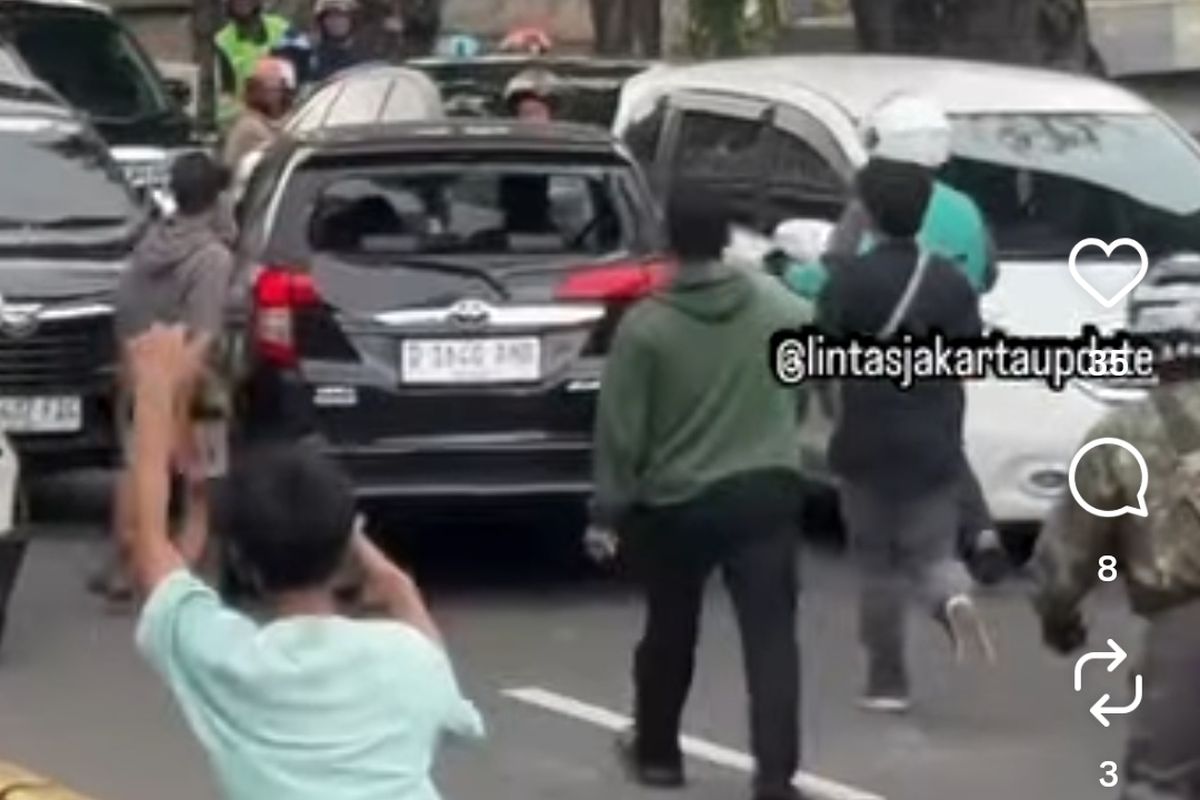 Calya, pelat palsu, Pengemudi Calya Lawan Arah di Gunung Sahari, Diduga Pakai Pelat Palsu