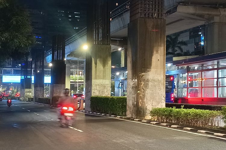 rekayasa lalu lintas, tiang monorel, Jalan HR Rasuna Said, pembongkaran tiang monorel, Tak Menutup Jalan, Begini Rekayasa Lalin Pembongkaran Tiang Monorel