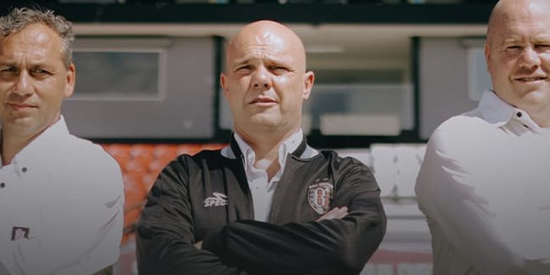Bali United, Liga Indonesia, Persik Kediri, Super League, Suporter, Johnny Jansen, Super League 2025-2026, Johnny Jansen Kagum dengan Suporter Bali United