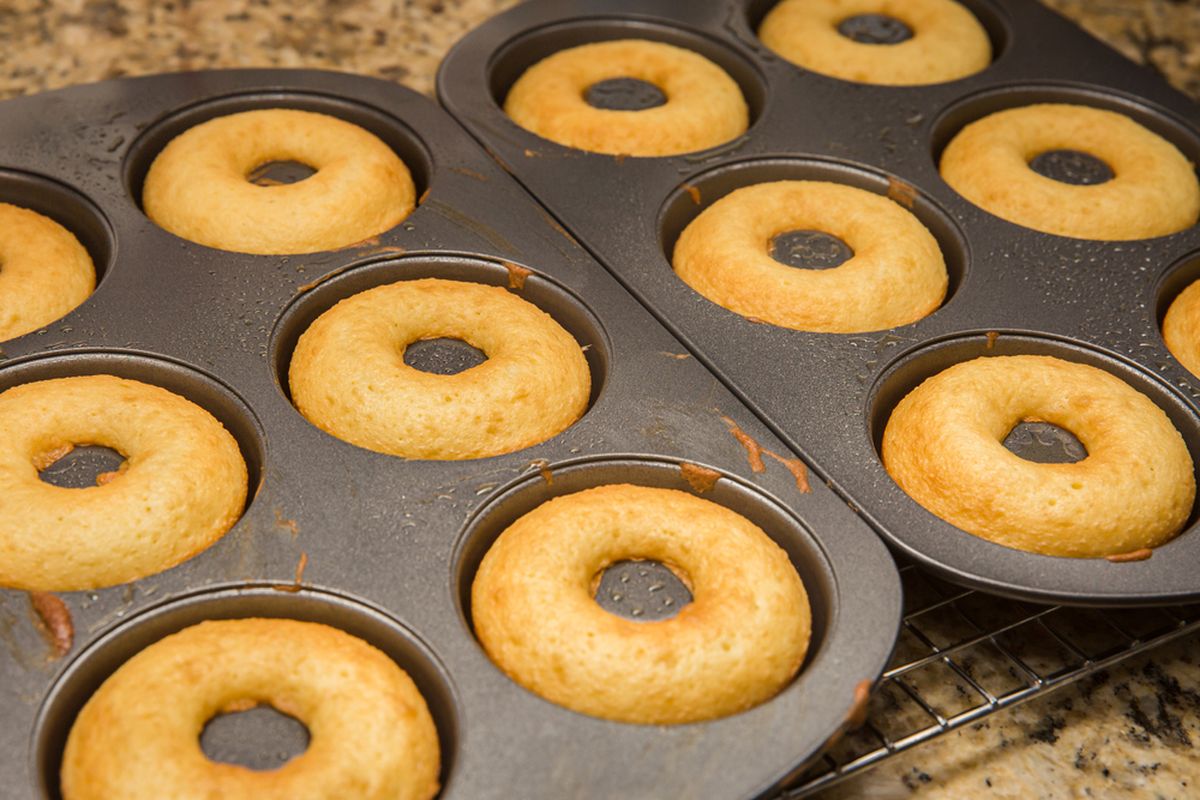 Resep donat, resep donat mini, donat tanpa digoreng, donat teflon, roti empuk rumahan, Ini Cara Bikin Donat Mini Tanpa Digoreng, Minim Minyak Bikin Tidak Keras, Resep Donat Mini Teflon Tanpa Digoreng, Cara Membuat, Trik Agar Donat Mini Tetap Empuk dan Tidak Keras, Tips Penyajian