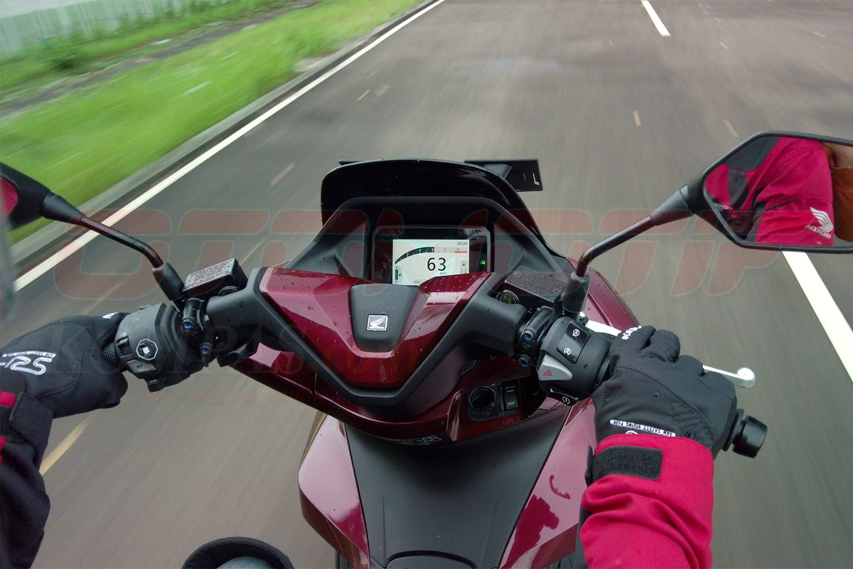 motor, kecelakaan, pengereman, risiko, reaksi, jarak, Pengereman, Jangan Asal Rem, Pahami Teknik yang Aman Saat Berkendara Motor