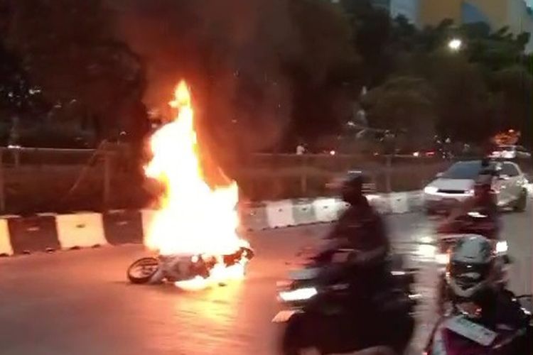 APAR, segitiga api, Moge Wajib Bawa APAR Belum Perlu, Edukasinya yang Penting