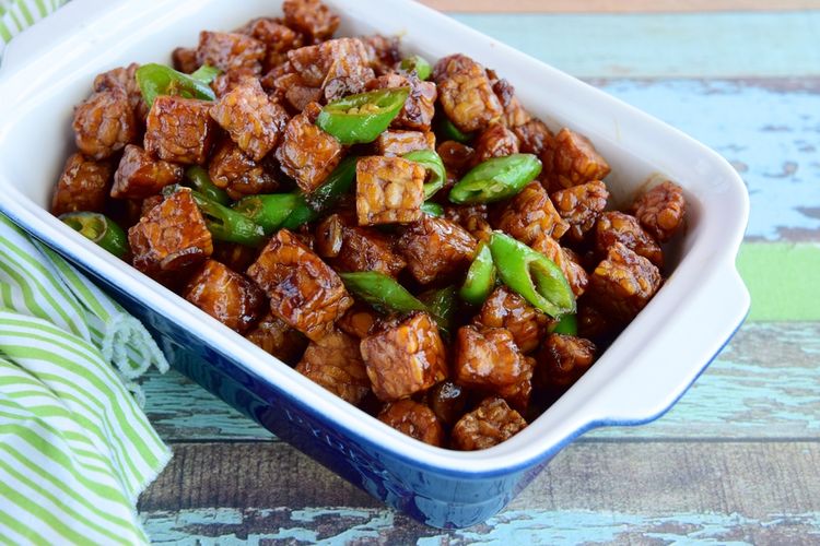 tempe, 5 Resep Olahan Tempe Selain Digoreng, dari Nugget hingga Bistik, 1. Tempe Orek Basah, 2. Tempe Bacem, 3. Nugget Tempe, 4. Sambal Tempe Kemangi, 5. Bistik Tempe