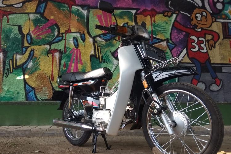 motor bebek, Astrea Prima, Bali, Honda Astrea Prima, Chris Hemsworth, Sahabat Chris Hemsworth Keliling Bali Pakai Bebek Honda Astrea Prima