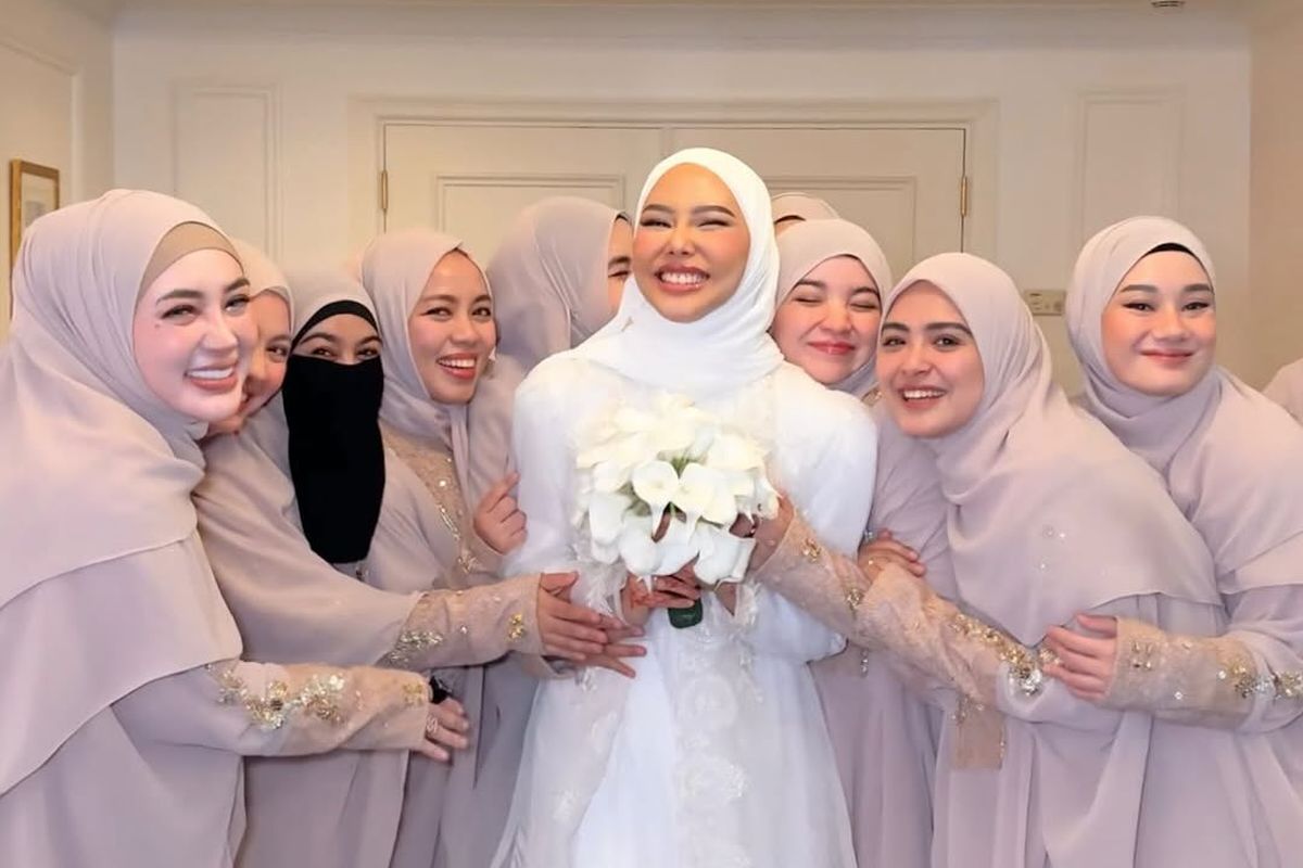 Anisa Rahma, Dara Arafah, Vebby Palwinta, Sohwa Halilintar, dara arafah menikah, dara arafah dan rehan mubarak, bridesmaid dara arafah, Outfit Bridesmaid Dara Arafah di Madinah, Elegan dengan Nuansa Nude