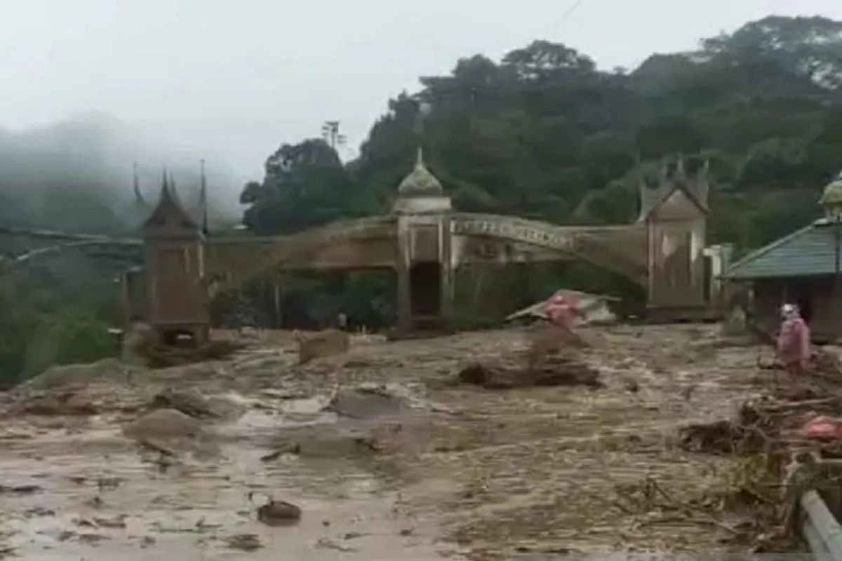 banjir bandang, Kota Padang Panjang, penemuan jenazah, Sungai Batang Anai, korban banjir bandang, sumatera barat, Ditemukan 21 Jenazah di Sungai Batang Anai Diduga Korban Banjir Bandang Padang Panjang