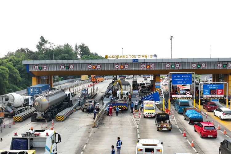 Truk kontainer, sopir truk, otodidak, kecelakaan truk, truk kontainer, truk rem blong, GT Ciawi 2, Banyak yang Otodidak, Kompetensi Sopir Truk di Indonesia Dipertanyakan