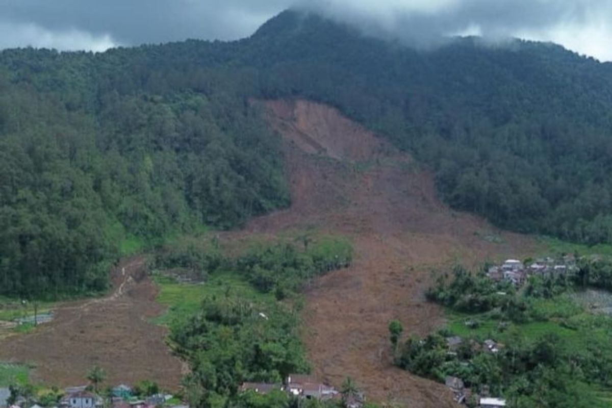 BNPB, BPBD Banjarnegara, longsor banjarnegara, longsor pandanarum banjarnegara, Longsor Banjarnegara Buat 823 Warga Mengungsi dan 27 Orang Masih Hilang