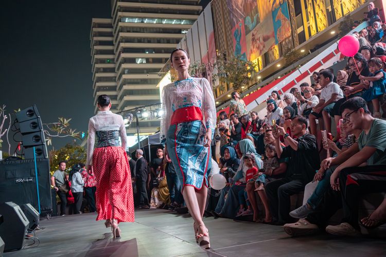 Fashion, Sarinah, brand lokal, Sarinah Festiloka 2025, trunk show sarinah, Ellylle, Dara baro, Fashion Lokal Meriahkan Sarinah Festiloka 2025, Batik Modern hingga Kebaya Sashiko