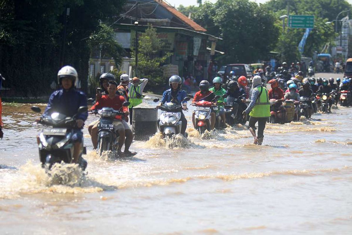 sokbreker, sokbreker motor, servis sokbreker, bengkel sokbreker, GG Suspension, Musim Hujan Tiba, Waspada Sokbreker Motor Cepat Bocor