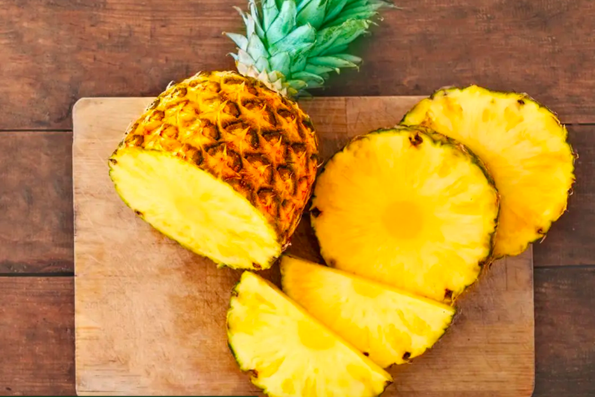 Nanas, nanas, manfaat nanas, buah nanas, 6 Alasan Rajin Makan Nanas, Buah Sehat yang Mudah Didapat di Indonesia, 1. Mengurangi degenerasi terkait usia, 2. Mencegah penyakit kronis tertentu, 3. Menurunkan tekanan darah, 4. Mencegah sembelit, 5. Menjaga kesehatan jantung, 6. Membantu pencernaan protein