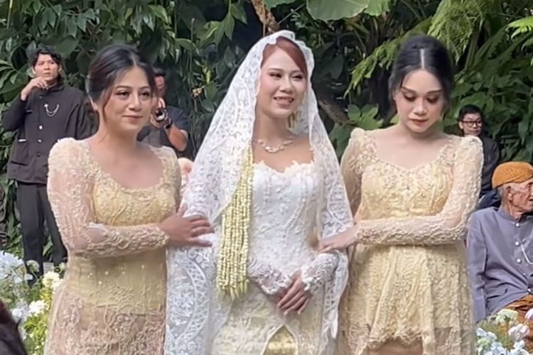 Nadin Amizah, Faishal Tanjung, nadin amizah menikah, nadin amizah menikah dengan, nadin amizah sudah menikah atau belum, pernikahan nadin amizah, outfit nadin amizah, Outfit Pernikahan Nadin Amizah dan Faishal Tanjung, Serasi dengan Putih dan Kuning