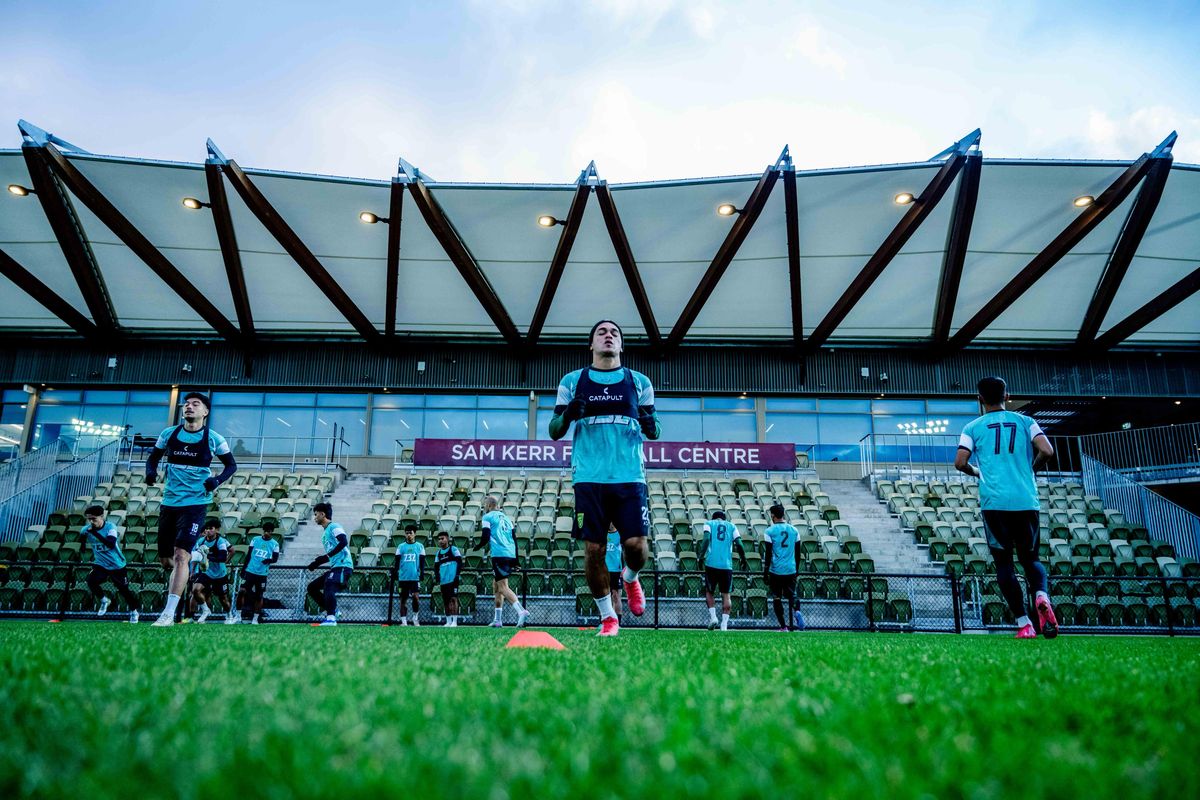 Persebaya Surabaya, Eduardo Perez Moran, Australia, Persebaya, Super League, Bajul Ijo, Persebaya vs Football West All Star, Super League 2025-2026, persebaya vs west all star, persebaya vs football west all stars, Persebaya Vs Football West All Star: Bajul Ijo Nyaman Latihan Main Cepat