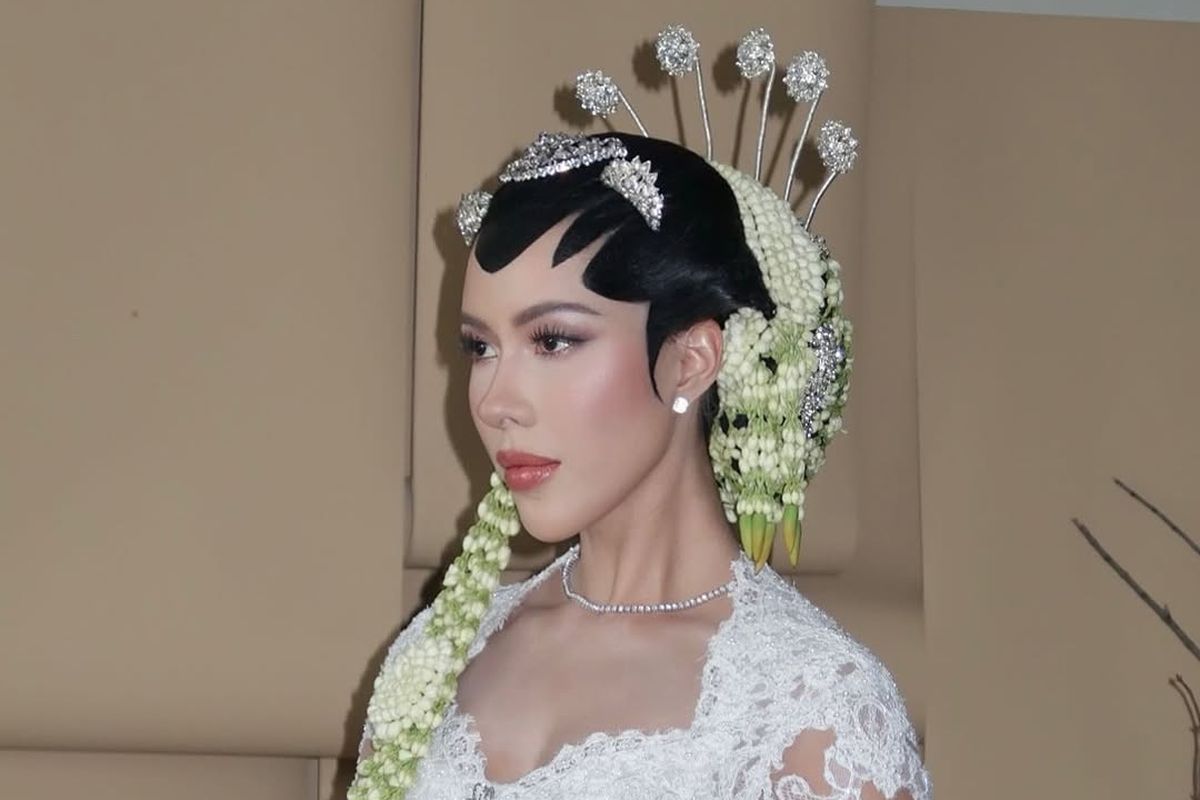 Darma Mangkuluhur, Patricia Schuldtz, Gaya Patricia Schuldtz dalam Balutan Busana Jawa di Hari Pernikahannya dengan Darma Mangkuluhur