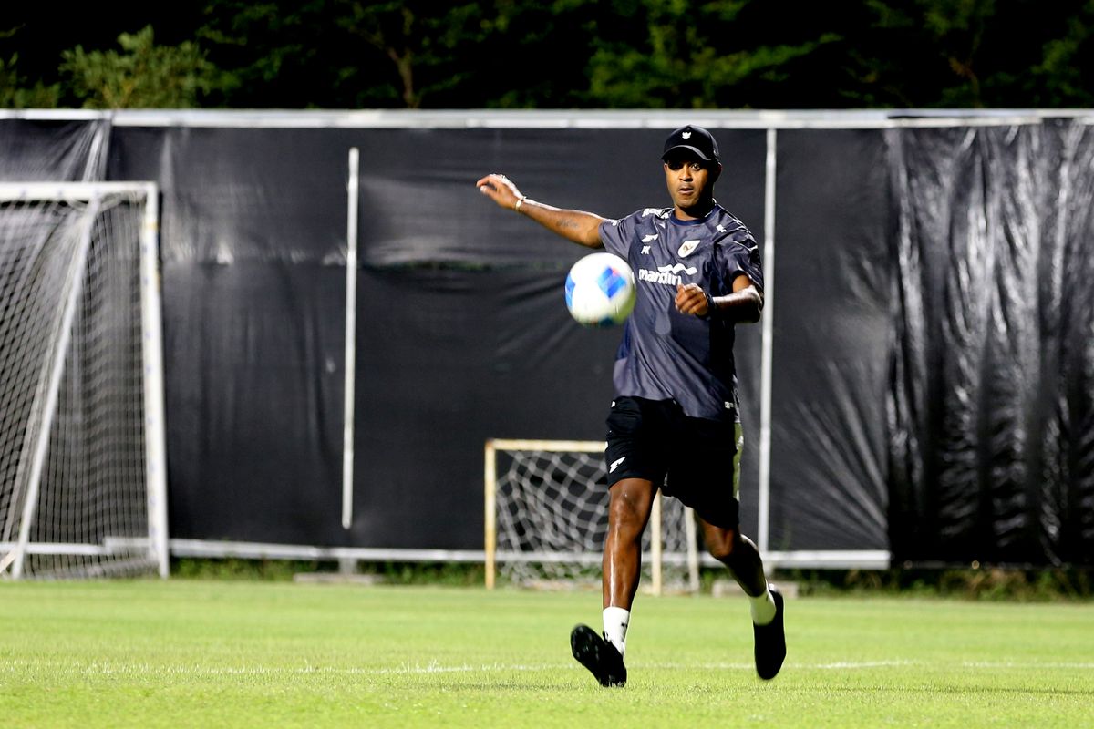 Timnas Indonesia, Patrick Kluivert, Indonesia vs Taiwan, FIFA Matchday, indonesia vs kuwait batal, Bukan Lawan Ideal, Kluivert Akui Kecewa Timnas Indonesia Gagal Uji Coba Kontra Kuwait di FIFA Matchday