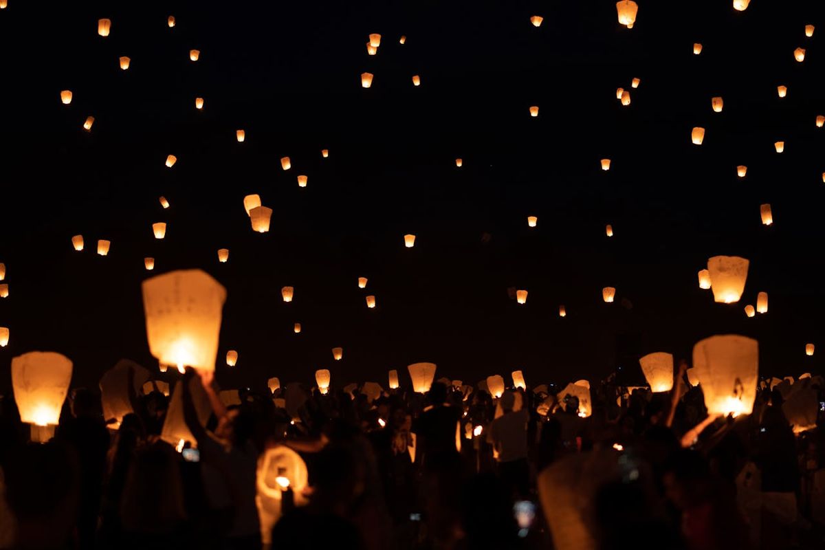 Bantul, Festival Lampion, festival lampion bantul, Pantai Goa Cemara, Dinas Pariwisata Bantul, hujan api festival lampion Yogyakarta, Viral Insiden, Video "Hujan Api" Viral di Media Sosial, Penjelasan Dinas Pariwisata Bantul: Terjadi Perubahan Arah Angin, Tidak Ada Pohon dan Warung yang Terbakar, Insiden Jadi Bahan Evaluasi untuk Penyelenggara 