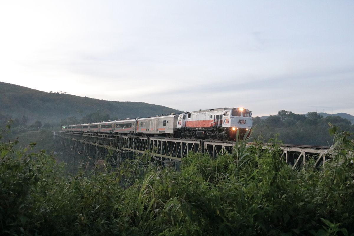 jalur kereta api, reaktivasi jalur kereta api di jawa barat, Reaktivasi Jalur Kereta Api di Jawa Barat Diproyeksikan Butuh Dana Rp 15 Triliun