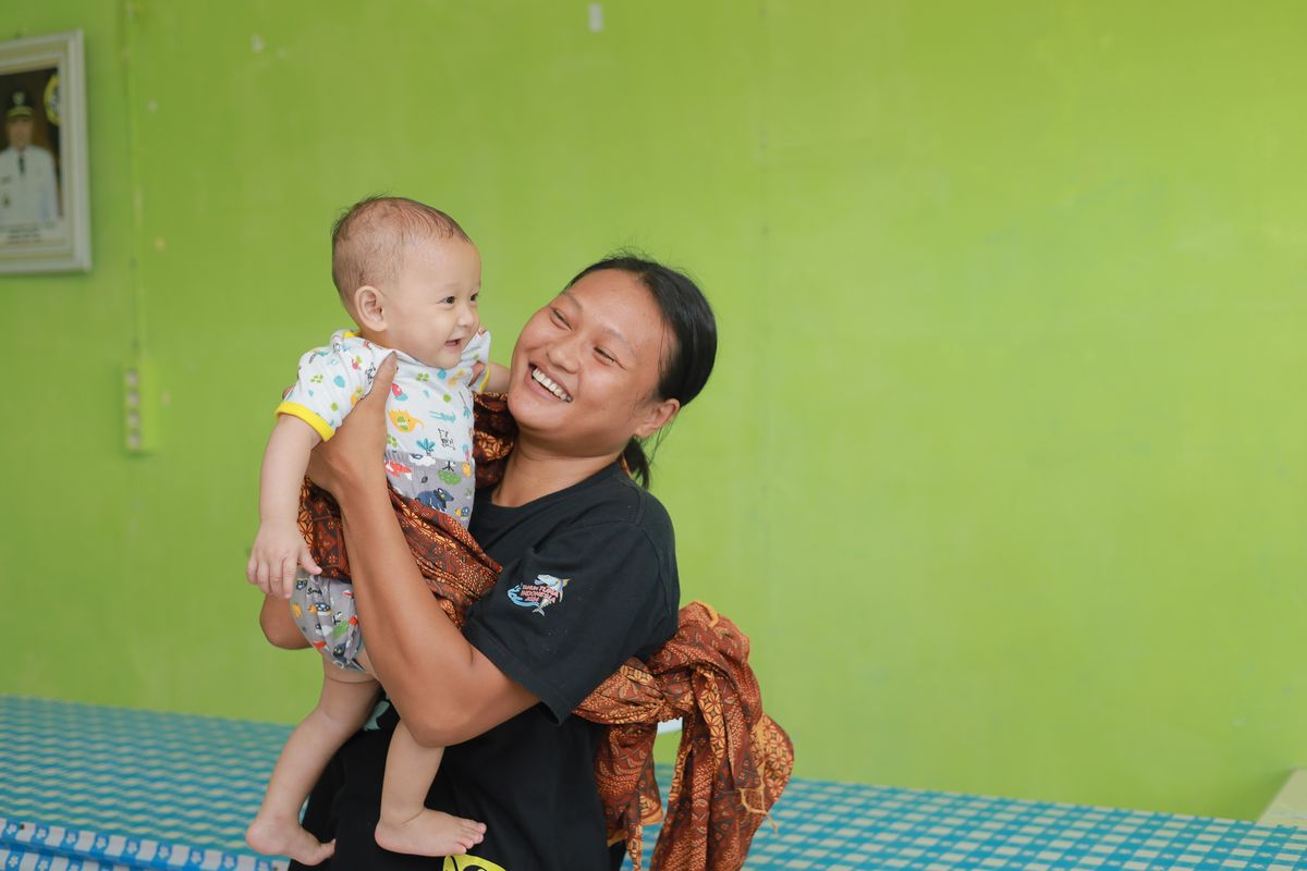 Hari Ibu Sedunia 10 Mei: Sejarah, Makna, dan Bedanya dengan Indonesia, Awal Mula di Amerika Serikat, Adaptasi tradisi di Inggris, Gerakan perempuan di Indonesia, Esensi dan makna yang mendalam
