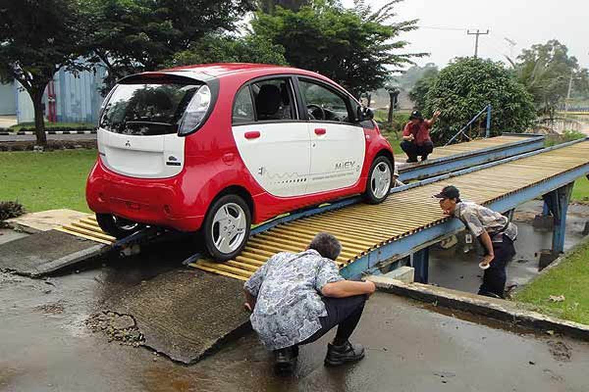uji tipe, mobil, motor, uji tipe kendaraan, uji sampel, uji sampel kendaraan bermotor, Uji Sampel, Cara Awasi Kualitas Kendaraan Setelah Dipasarkan