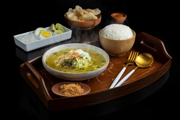 soto, asal usul soto, sejarah soto, sejarah Soto di nusantara, sejarah Soto di indonesia, asal usul soto di indonesia, Sejarah Soto di Nusantara, dari Jejak Tionghoa hingga Jadi Ikon Kuliner Indonesia, Jejak Asal-Usul Kata Soto, Peran Jeroan dalam Resep Awal Soto, Soto Sebagai Makanan Rakyat, Soto Masuk ke Buku Masak dan Rijsttafel