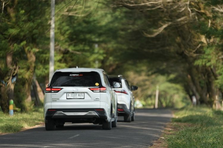 Trans-Jawa, Innova Zenix Hybrid, libur Nataru, Toyota Innova Zenix, Estimasi Biaya Jakarta–Yogyakarta Pakai Innova Zenix Hybrid