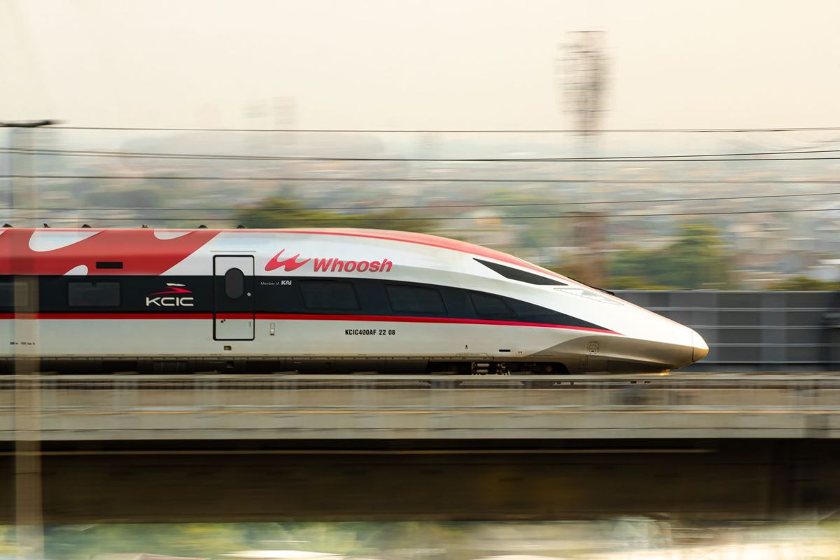jumlah penumpang Whoosh, Rekor Baru Kereta Cepat, Penumpang Whoosh Tembus 311.000 Saat Lebaran
